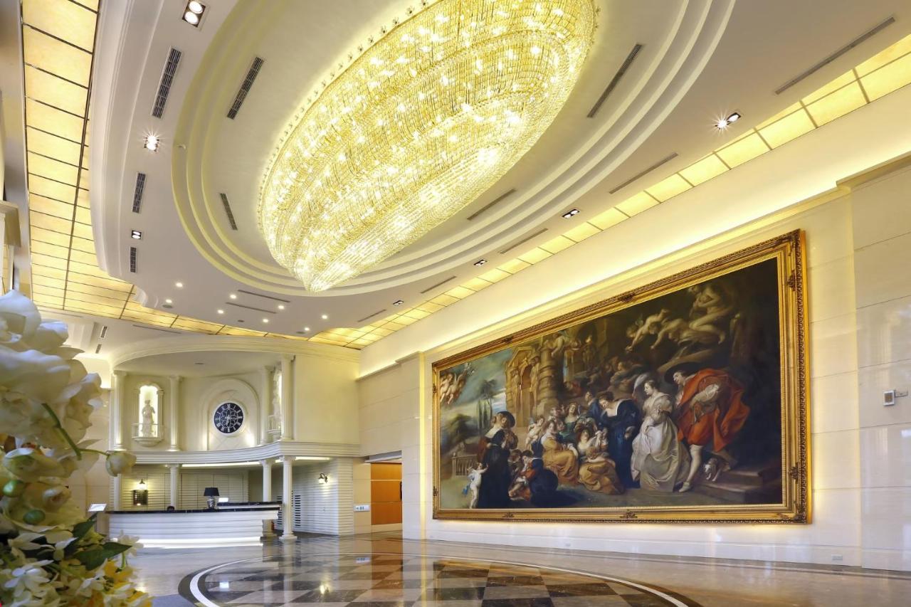 Golden Tulip - Aesthetics Hotel Zhunan Bagian luar foto