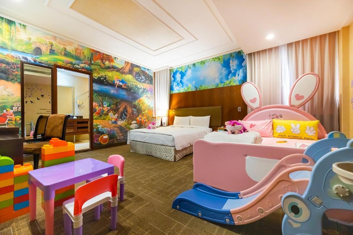 Golden Tulip - Aesthetics Hotel Zhunan Bagian luar foto