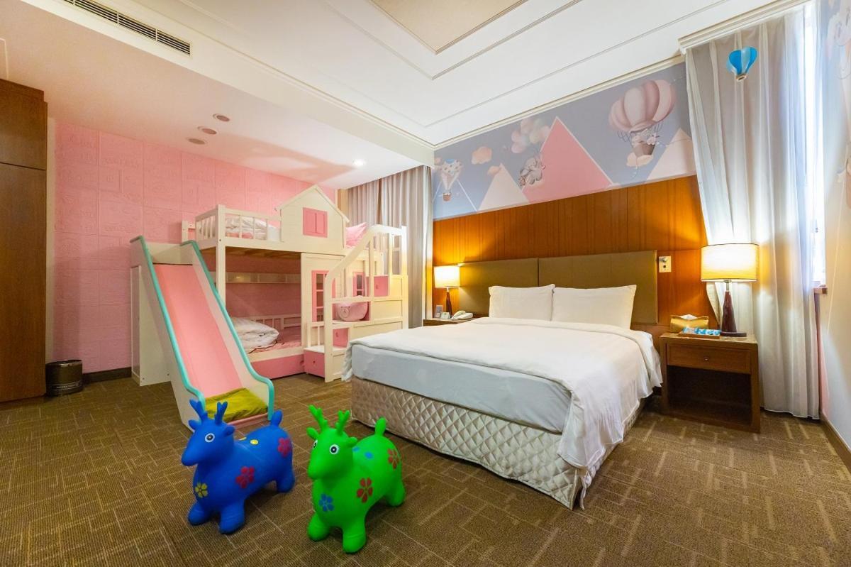 Golden Tulip - Aesthetics Hotel Zhunan Bagian luar foto