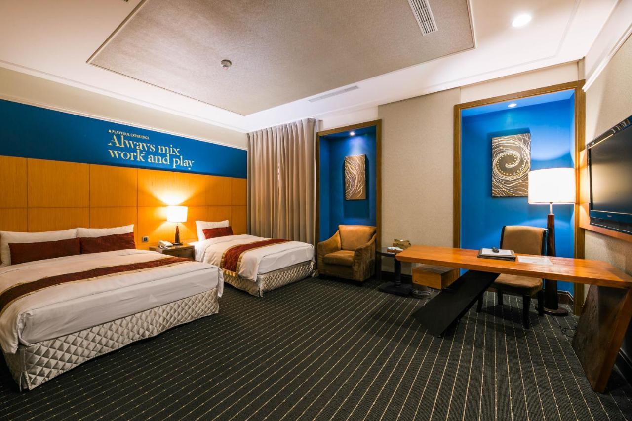 Golden Tulip - Aesthetics Hotel Zhunan Bagian luar foto